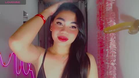 kiaaannaaaa online show from April 18, 10:10 pm