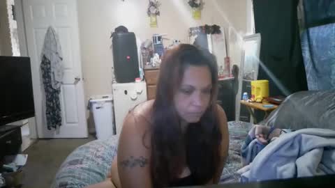 Snapshot of bigolemini chatting on October 8, 6:36 pm the Mini mami online show from October 8, 6:36 pm
