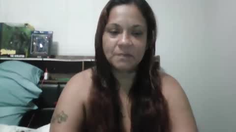 Snapshot of bigolemini chatting on October 12, 3:10 am the Mini mami online show from October 12, 3:10 am