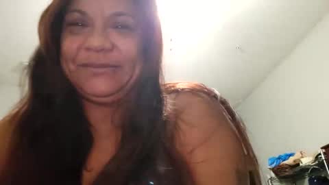 Snapshot of bigolemini chatting on October 6, 7:48 am the Mini mami online show from October 6, 7:48 am