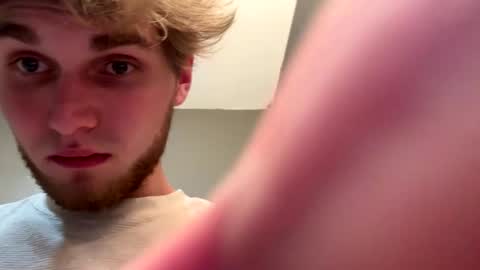 bigskinnyboyshh online show from February 18, 4:26 am