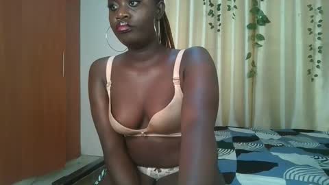 bigtits_baddie online show from December 1, 1:53 pm