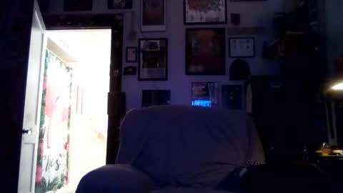 billygunn13 online show from January 7, 11:43 pm