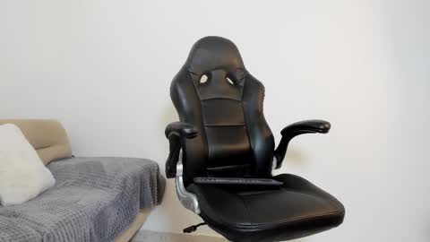 Biscuit oliva online show from December 3, 11:59 pm