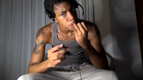 Snapshot of blackbulltitus chatting on September 10, 5:52 am BlackBullTitus online show from September 10, 5:52 am