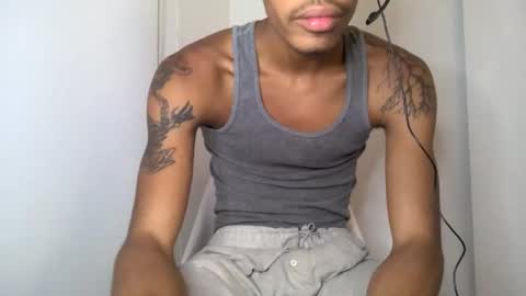 Snapshot of blackbulltitus chatting on October 2, 5:39 am BlackBullTitus online show from October 2, 5:39 am