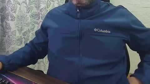 Snapshot of blackfirebird chatting on September 24, 6:53 am blackfirebird online show from September 24, 6:53 am