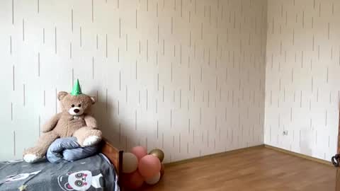 Mila online show from March 26, 6:30 am