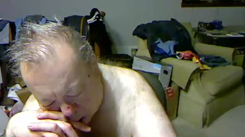 Snapshot of blemon32 chatting on October 21, 12:21 pm Bob online show from October 21, 12:21 pm