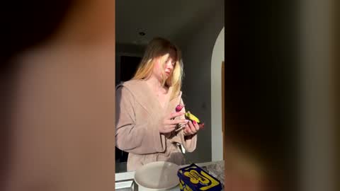 bleurosexx online show from April 30, 7:35 am