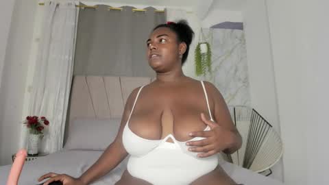 bleydissweet_ online show from January 14, 10:07 pm