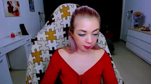 Nicole online show from February 7, 2:26 pm