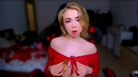 Nicole online show from March 1, 10:41 am