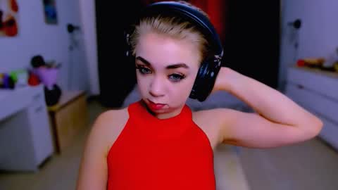 Nicole online show from September 19, 10:08 am