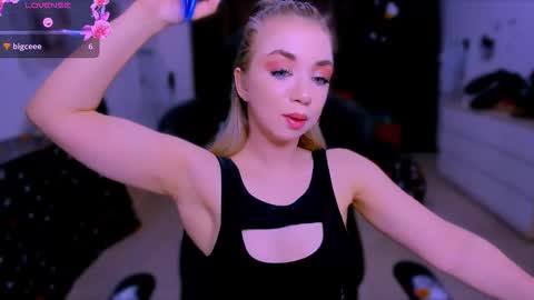 Nicole online show from November 12, 10:17 am