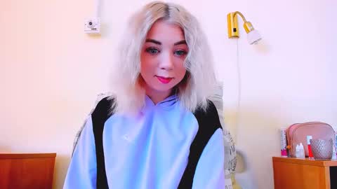 Nicole online show from February 22, 7:45 am