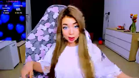 Nicole online show from March 11, 12:06 pm