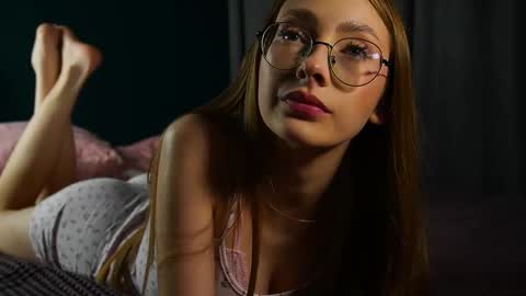 Snapshot of blissence chatting on October 15, 3:35 pm LiLy online show from October 15, 3:35 pm