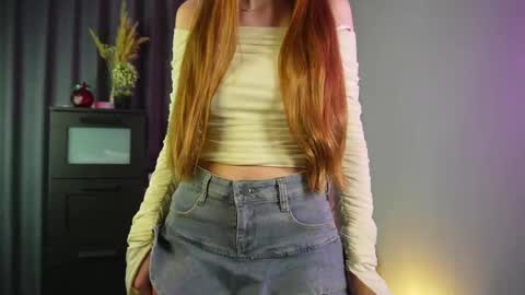  LiLy online show from March 4, 4:26 pm