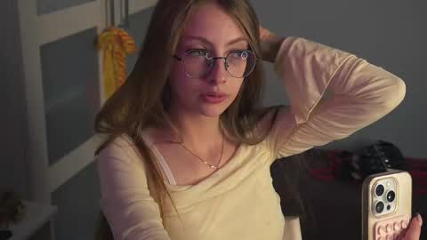 Snapshot of blissence chatting on September 28, 4:16 pm LiLy online show from September 28, 4:16 pm