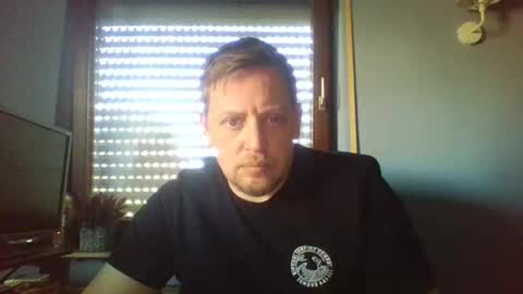 blonde32m online show from April 24, 9:33 am