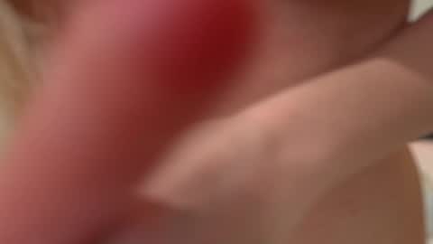 Snapshot of blonde_bigtits chatting on December 29, 3:54 am blonde_bigtits online show from December 29, 3:54 am