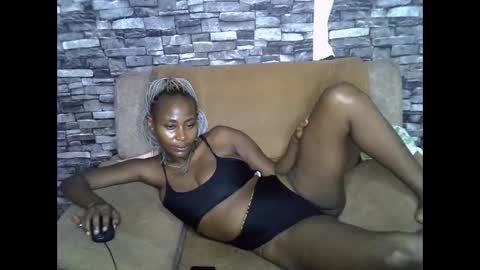 blonde_creamy online show from March 21, 8:19 am