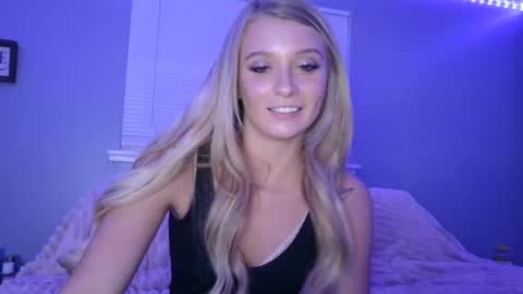 Blonde Stella online show from January 8, 12:06 am