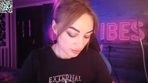 Snapshot of blonde_temptation chatting on October 17, 4:22 pm Meryem online show from October 17, 4:22 pm
