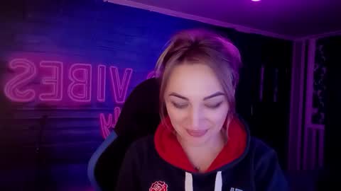 Snapshot of blonde_temptation chatting on October 15, 7:04 pm Meryem online show from October 15, 7:04 pm