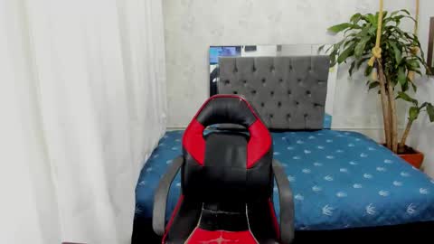 Snapshot of blondie_lover69 chatting on September 25, 9:33 pm Maleeth online show from September 25, 9:33 pm