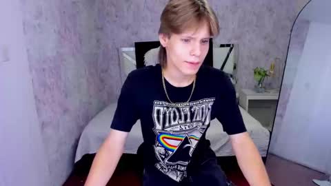 Snapshot of blondie_lover69 chatting on September 22, 9:52 pm Maleeth online show from September 22, 9:52 pm