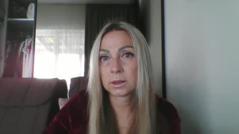 Snapshot of blondkitti chatting on September 17, 7:56 am Iren online show from September 17, 7:56 am
