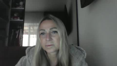 Snapshot of blondkitti chatting on September 24, 11:17 am Iren online show from September 24, 11:17 am