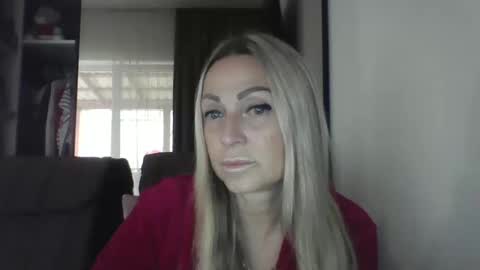 Snapshot of blondkitti chatting on September 23, 9:03 am Iren online show from September 23, 9:03 am