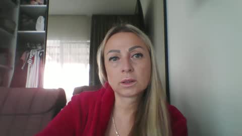 Snapshot of blondkitti chatting on September 19, 9:35 am Iren online show from September 19, 9:35 am