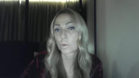 Snapshot of blondkitti chatting on September 30, 6:18 pm Iren online show from September 30, 6:18 pm