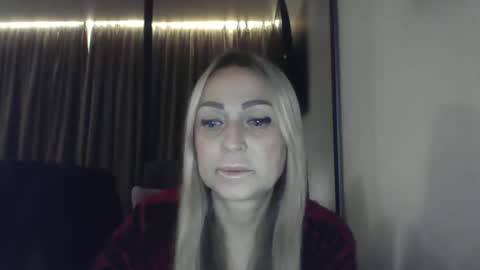 Snapshot of blondkitti chatting on October 16, 6:29 pm Iren online show from October 16, 6:29 pm