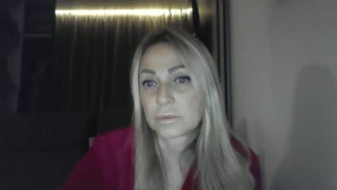 Snapshot of blondkitti chatting on October 4, 4:16 pm Iren online show from October 4, 4:16 pm