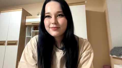 Snapshot of blossombuesing chatting on October 9, 11:15 am Mira online show from October 9, 11:15 am