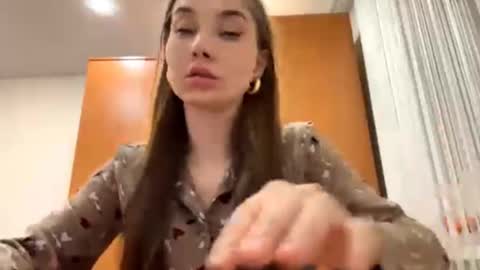 Alice online show from March 1, 4:33 pm