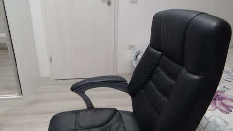 Juliet online show from February 2, 7:21 pm