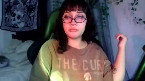 blue katt online show from December 4, 9:25 pm