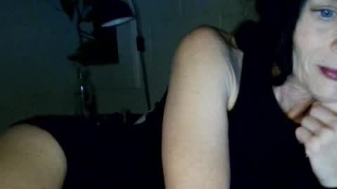 Blueeyedlie online show from September 29, 6:45 am