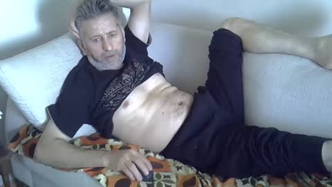 Snapshot of bluehot59 chatting on October 5, 1:51 pm blue online show from October 5, 1:51 pm