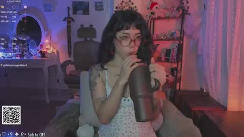 Snapshot of blushing_nymph chatting on September 16, 2:24 am Im Nym Justa nymph on twitter and IG online show from September 16, 2:24 am