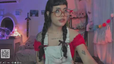 Snapshot of blushing_nymph chatting on September 26, 1:35 am Im Nym Justa nymph on twitter and IG online show from September 26, 1:35 am