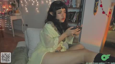 Snapshot of blushing_nymph chatting on February 25, 4:57 am Im Nym Justa nymph on twitter and IG online show from February 25, 4:57 am