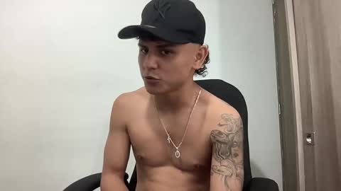 Snapshot of bob_pettersonn chatting on March 4, 1:34 am Bob INDEPENDENT MODEL online show from March 4, 1:34 am