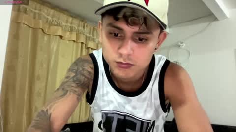 Snapshot of bob_pettersonn chatting on December 7, 1:52 am Bob INDEPENDENT MODEL online show from December 7, 1:52 am